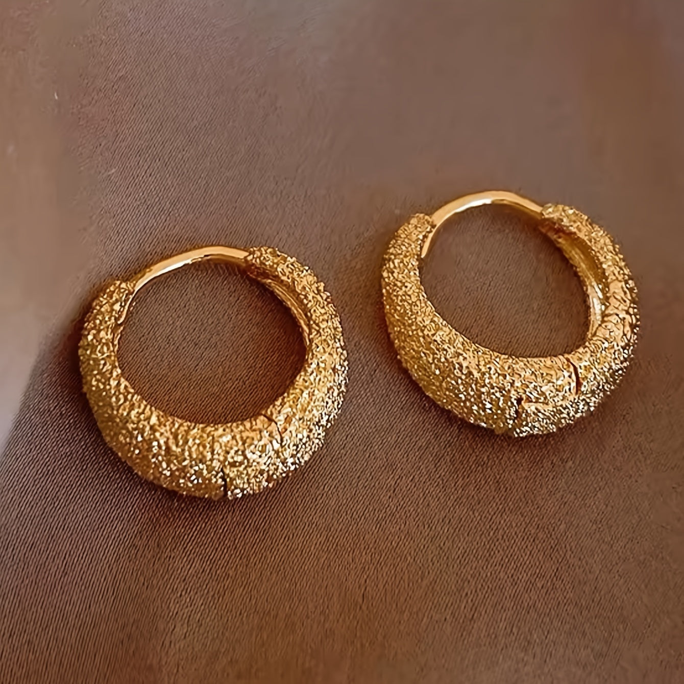 Elegant Vintage-Inspired Hoop Earrings for Women – Copper Material, Classic French Luxe Design, Fashionable Matte Golden Finish – Versatile for Daily and Vacation Wear, One Pair